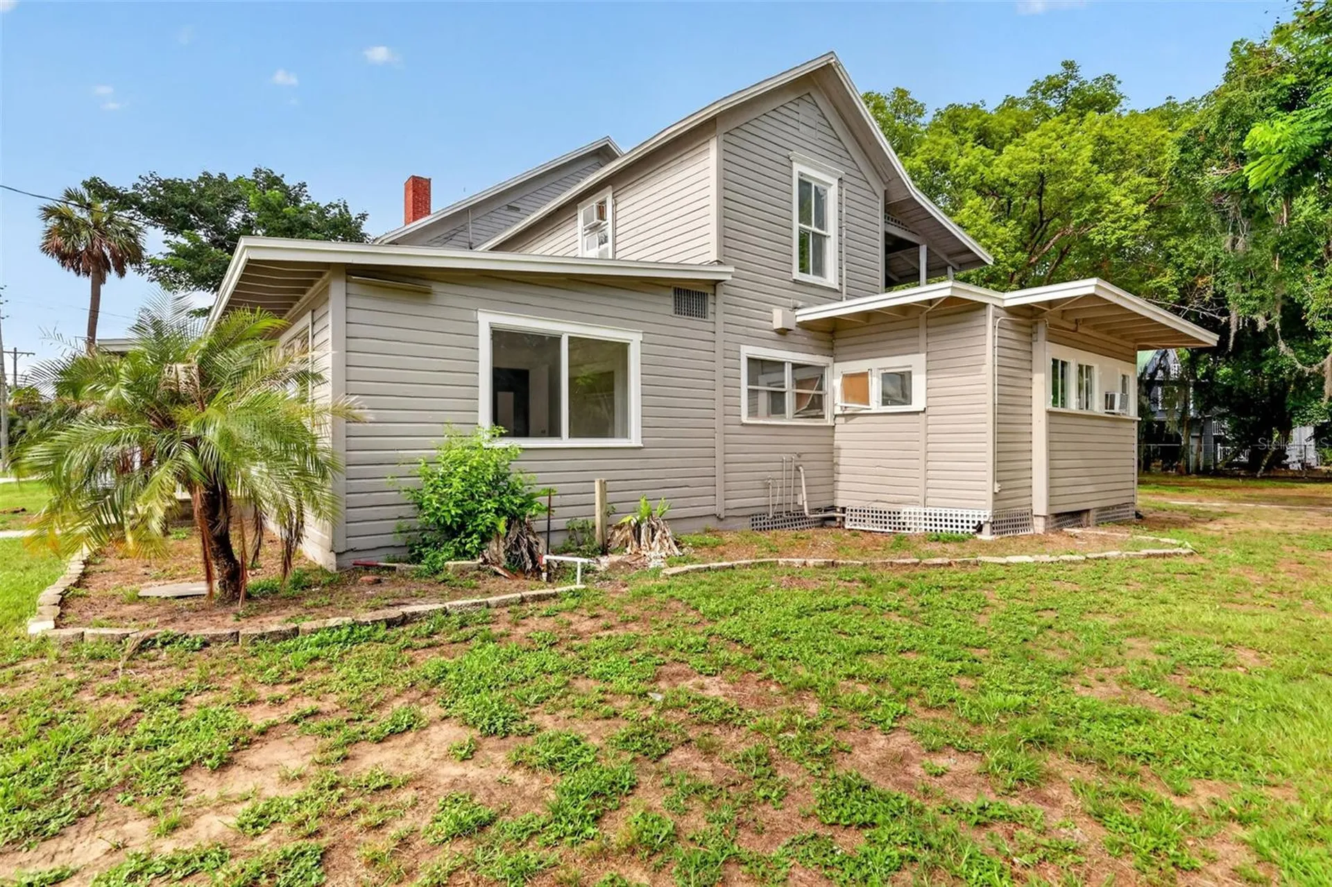 527 E Lemon Avenue Eustis FL 32726
