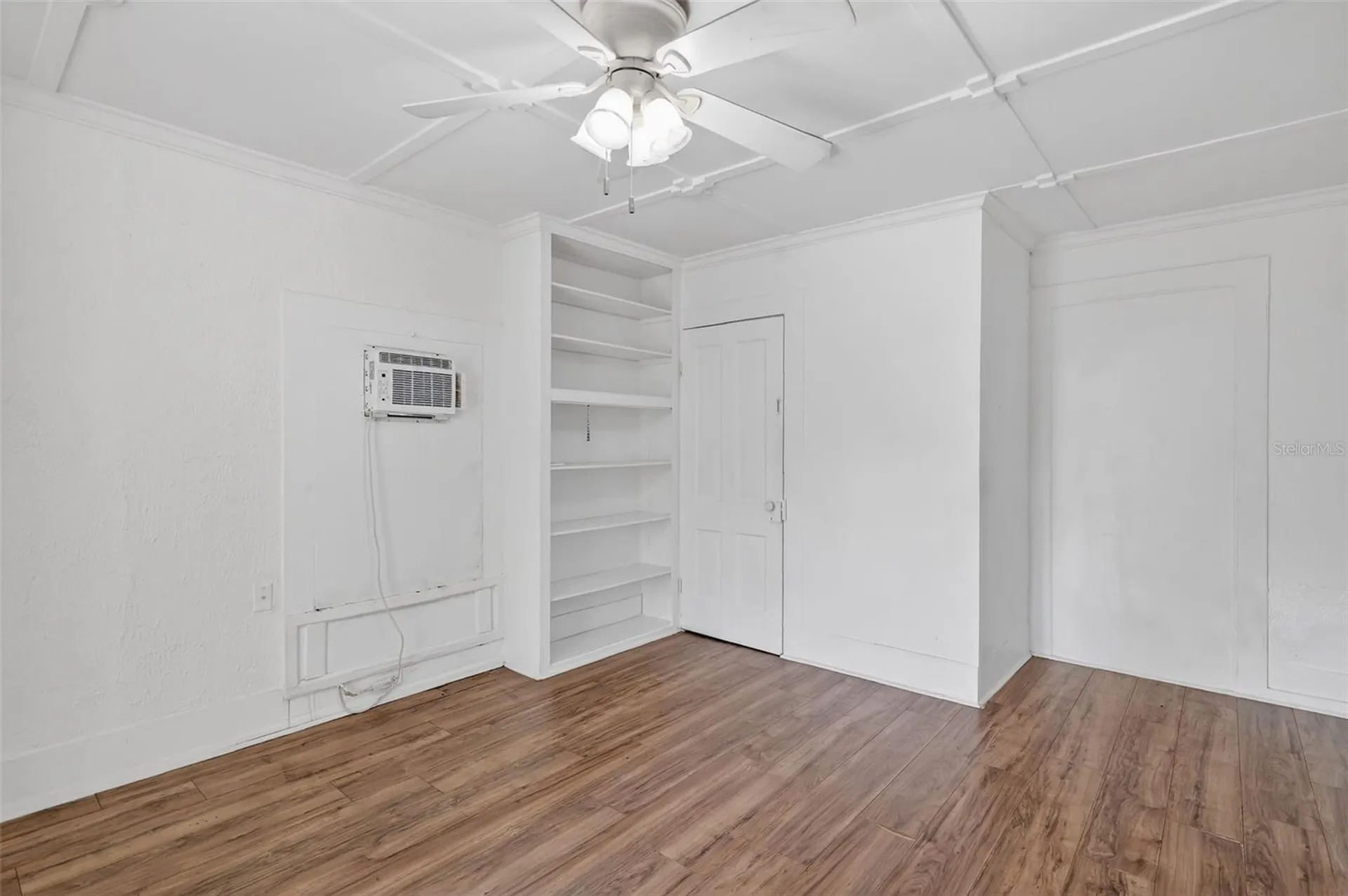 527 E Lemon Avenue Eustis FL 32726