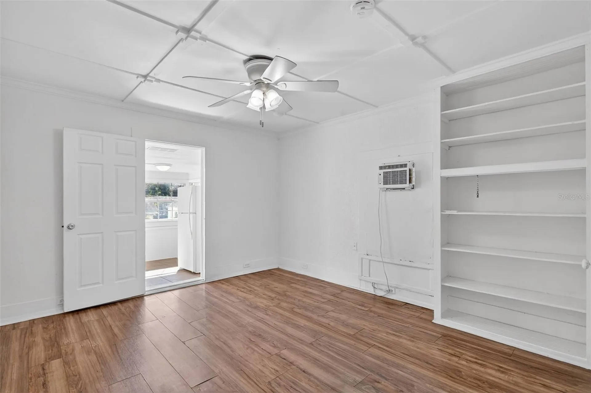 527 E Lemon Avenue Eustis FL 32726