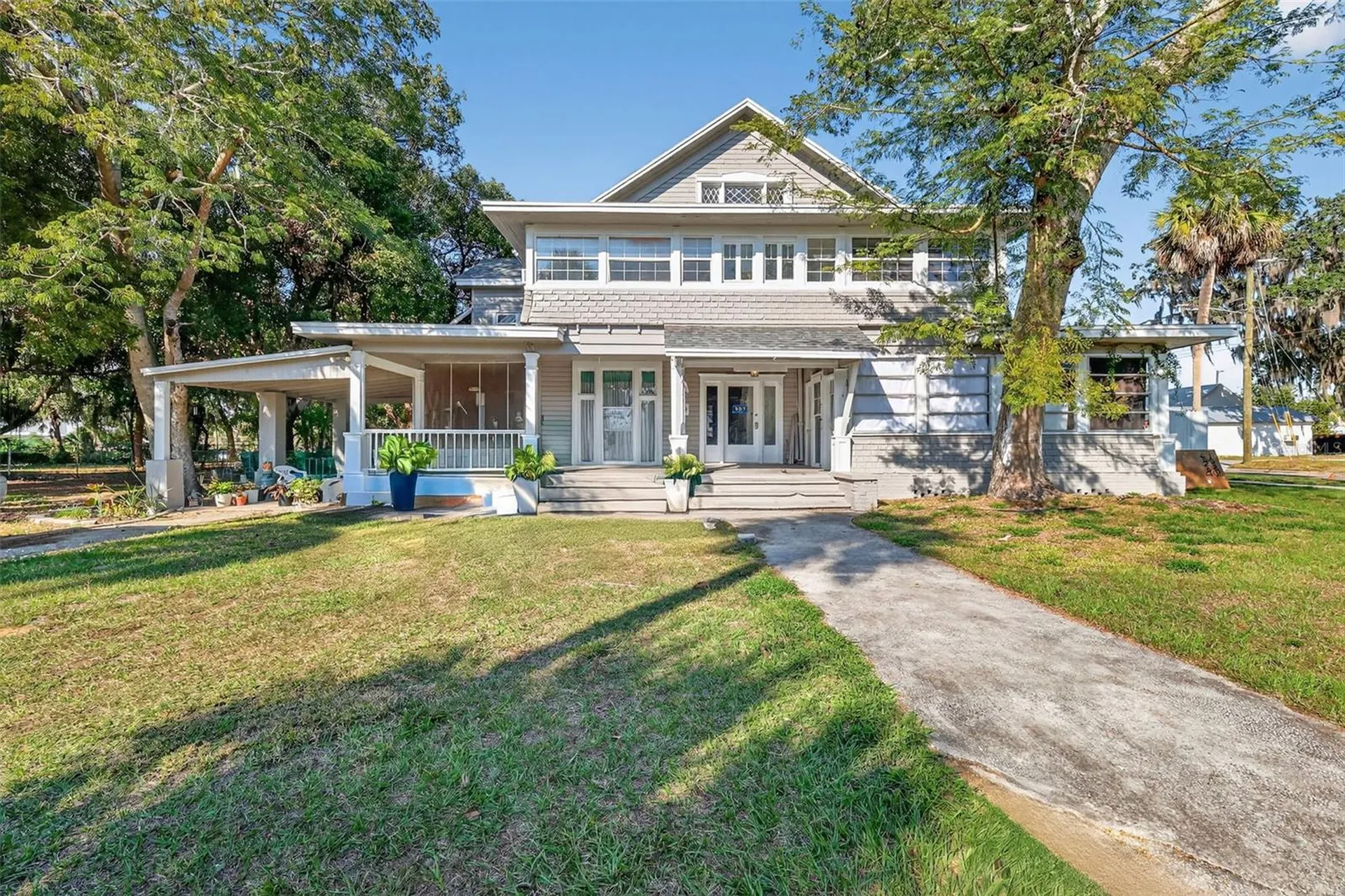 527 E Lemon Avenue Eustis FL 32726