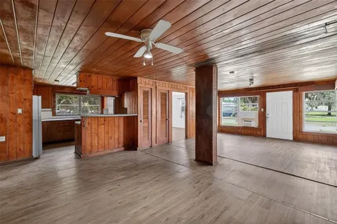 527 E Lemon Avenue Eustis FL 32726