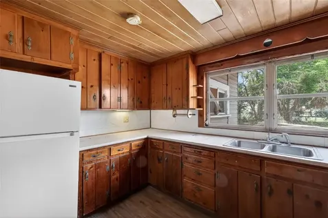 527 E Lemon Avenue Eustis FL 32726