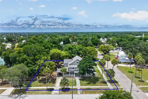 527 E Lemon Avenue Eustis FL 32726