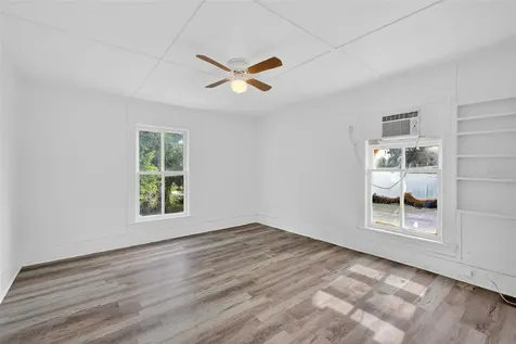 527 E Lemon Avenue Eustis FL 32726