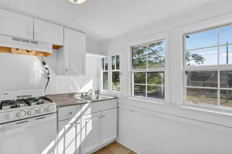 527 E Lemon Avenue Eustis FL 32726