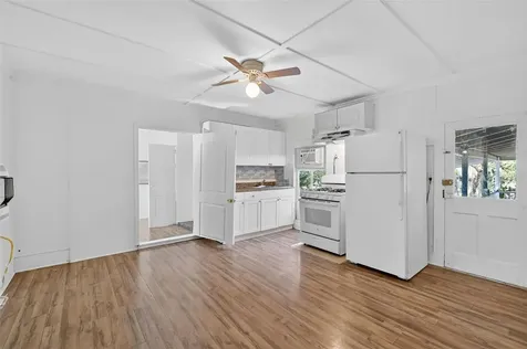 527 E Lemon Avenue Eustis FL 32726