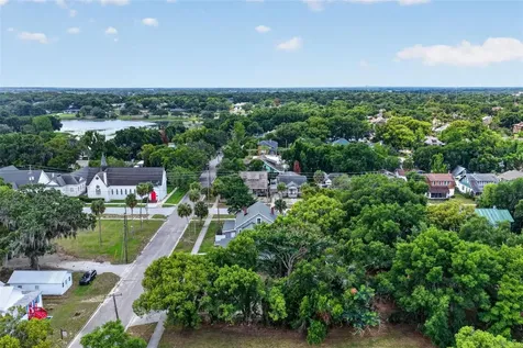 527 E Lemon Avenue Eustis FL 32726