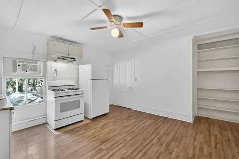 527 E Lemon Avenue Eustis FL 32726