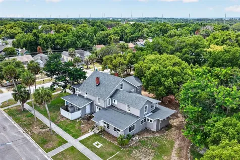 527 E Lemon Avenue Eustis FL 32726
