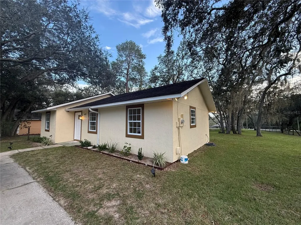 40233 Palm Street Lady Lake FL 32159