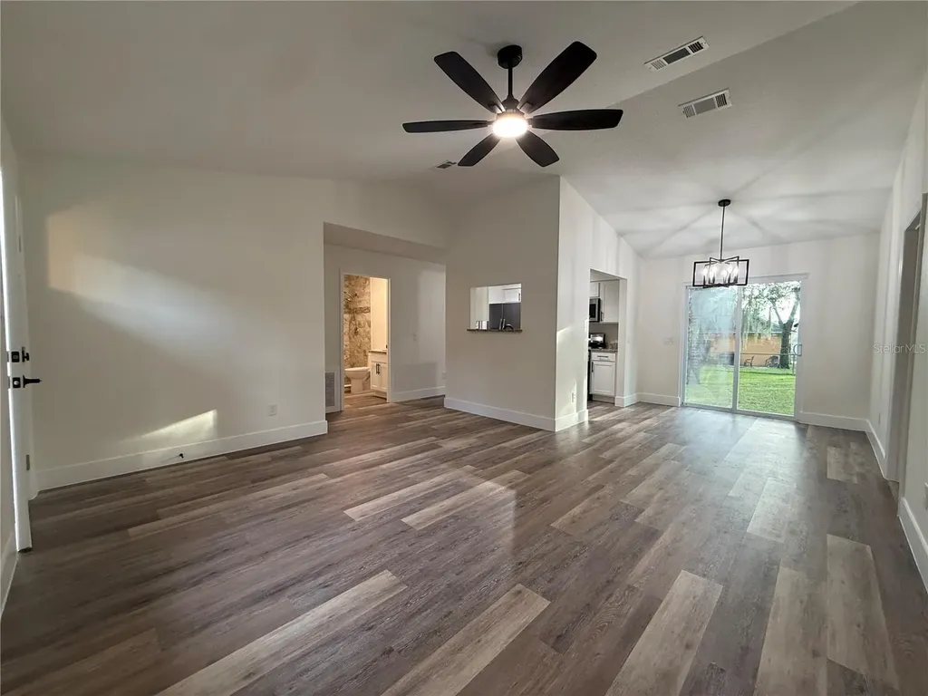 40233 Palm Street Lady Lake FL 32159