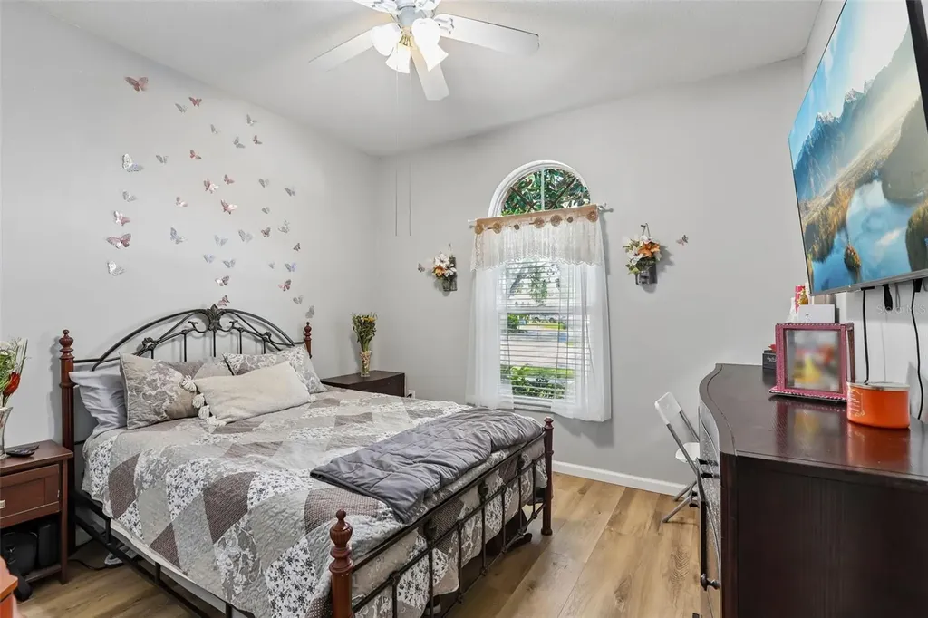 2708 Valencia Grove Drive Valrico FL 33596