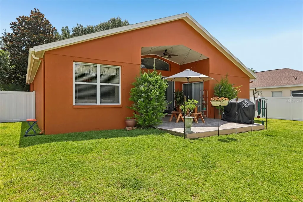 2708 Valencia Grove Drive Valrico FL 33596