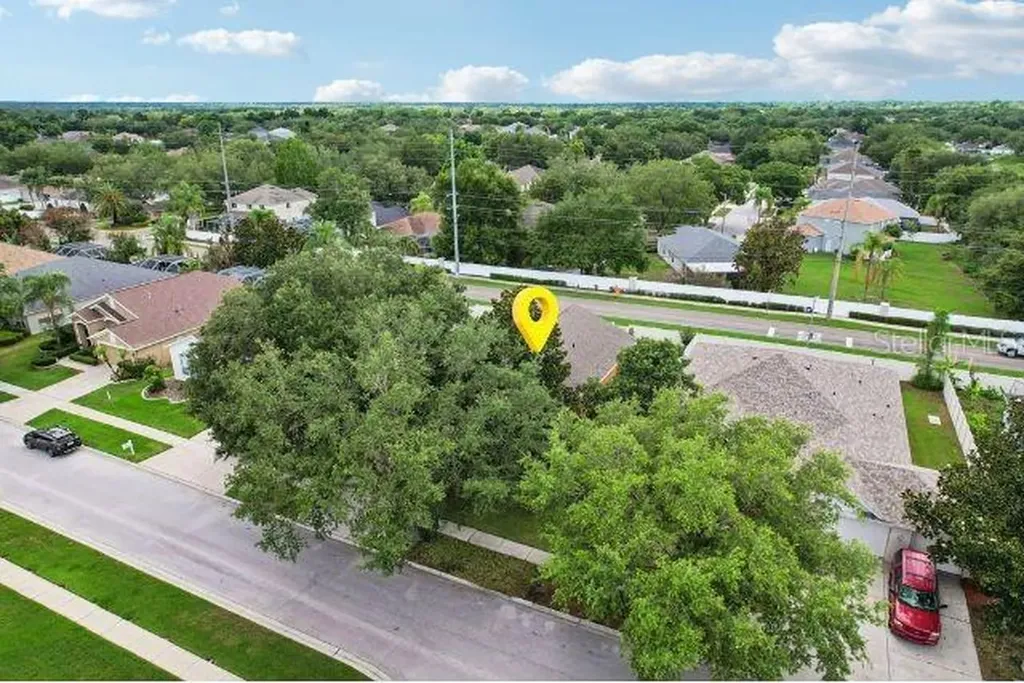 2708 Valencia Grove Drive Valrico FL 33596