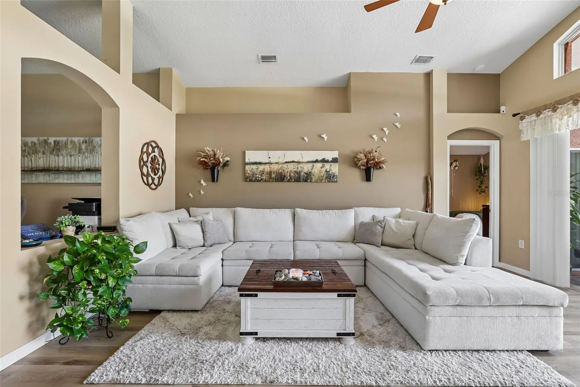 2708 Valencia Grove Drive Valrico FL 33596