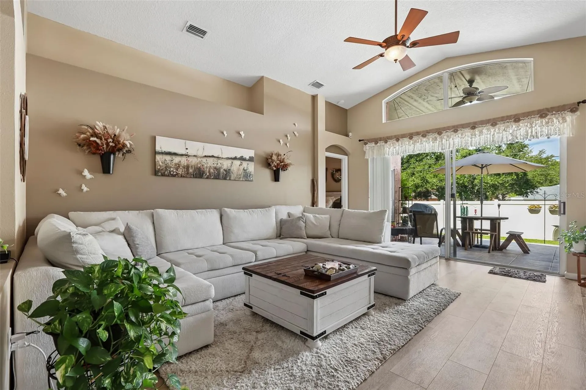 2708 Valencia Grove Drive Valrico FL 33596