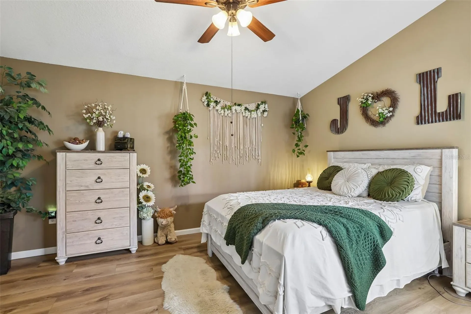 2708 Valencia Grove Drive Valrico FL 33596