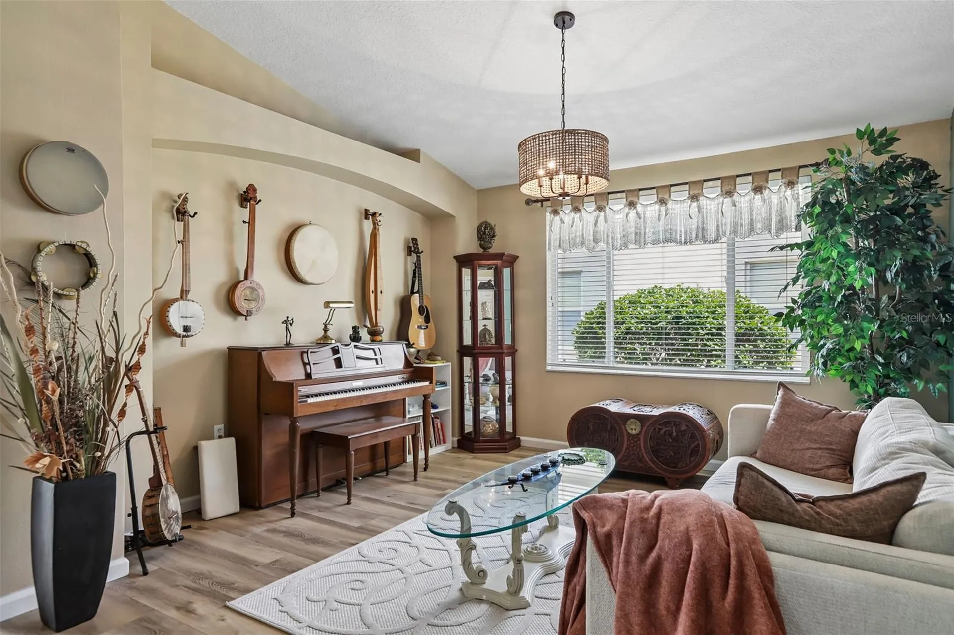 2708 Valencia Grove Drive Valrico FL 33596