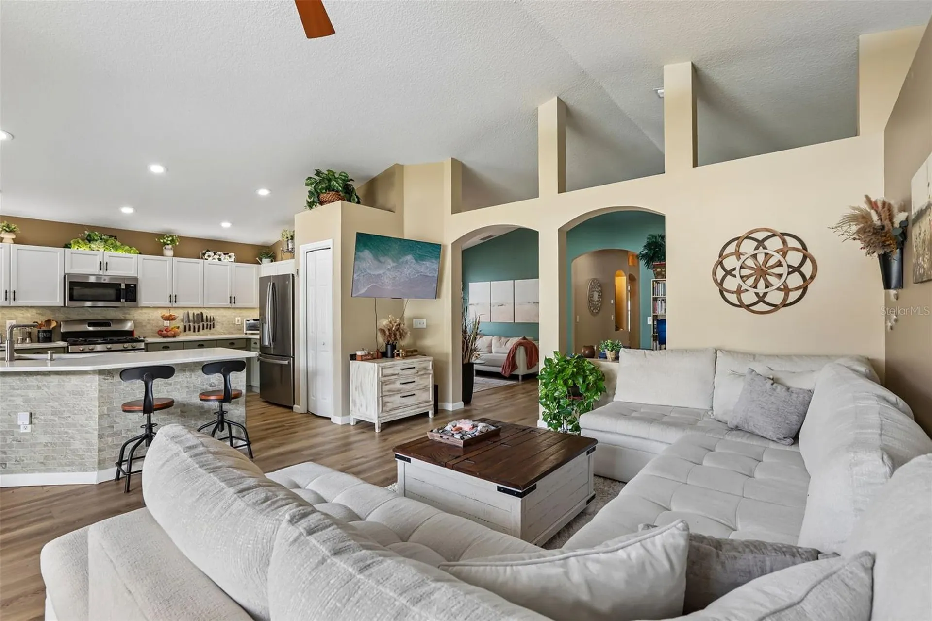 2708 Valencia Grove Drive Valrico FL 33596