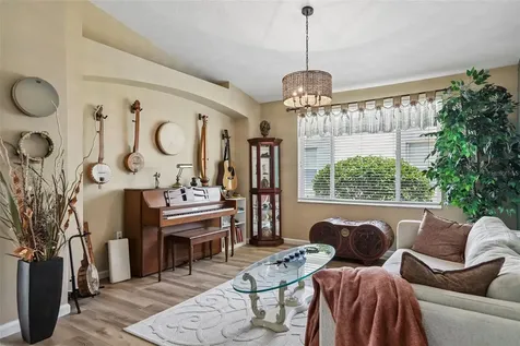 2708 Valencia Grove Drive Valrico FL 33596