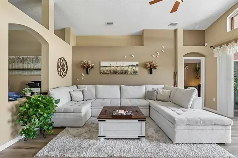 2708 Valencia Grove Drive Valrico FL 33596