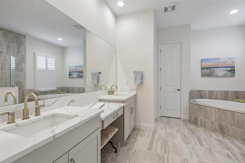 14537 Swiss Bridge Drive Lithia FL 33547
