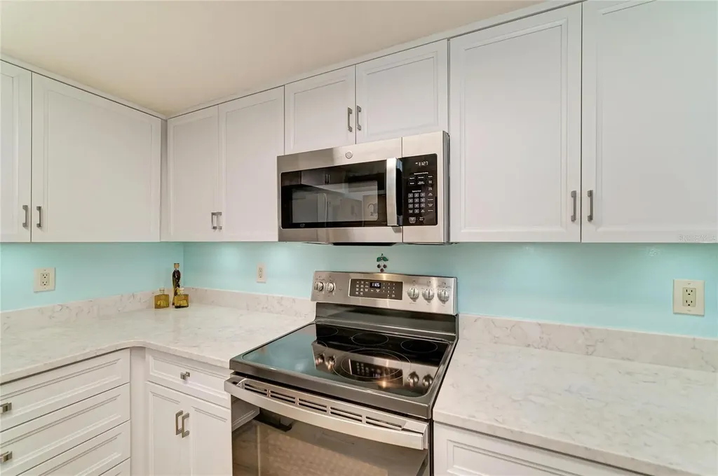 1007 Gulf Drive N Bradenton Beach FL 34217