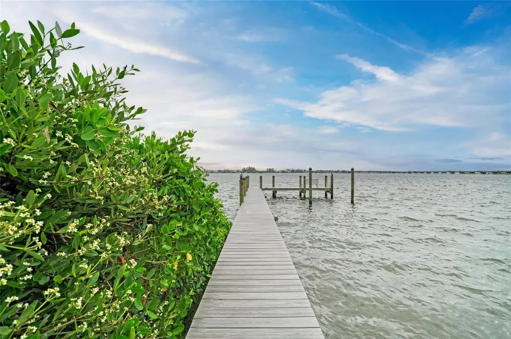 1007 Gulf Drive N Bradenton Beach FL 34217