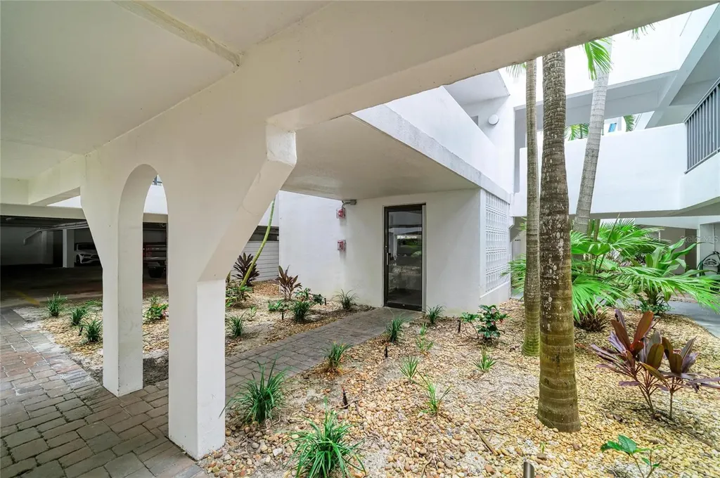 1007 Gulf Drive N Bradenton Beach FL 34217