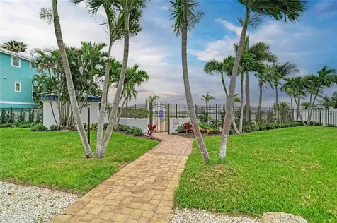 1007 Gulf Drive N Bradenton Beach FL 34217