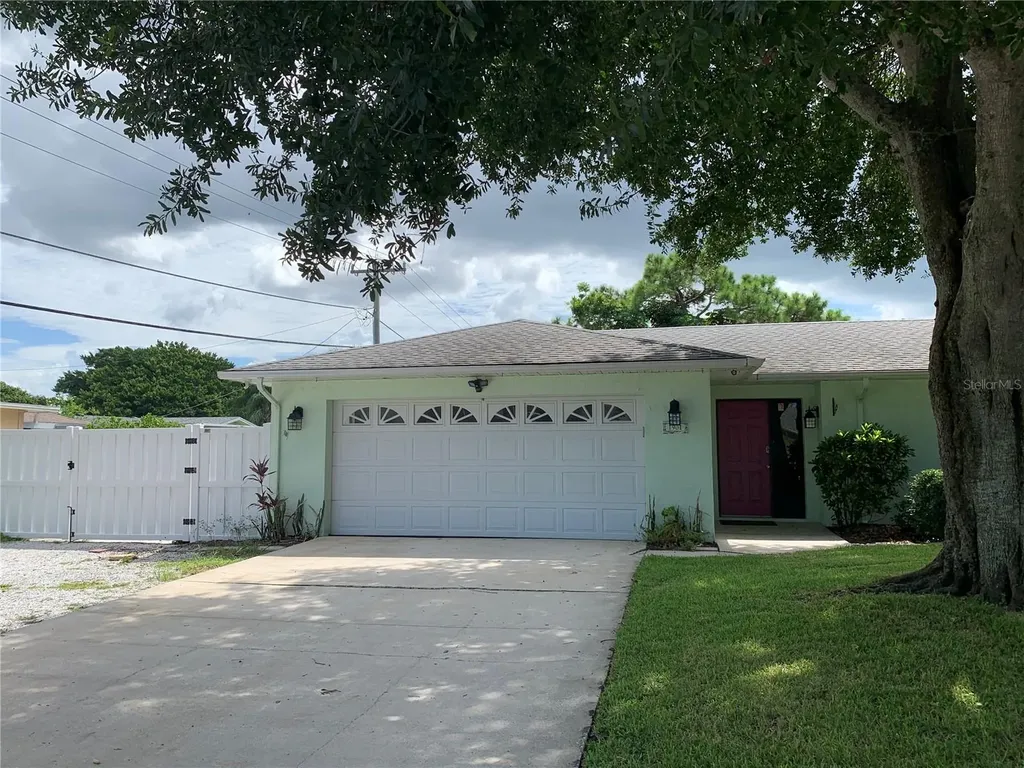 1901 39th Street W Bradenton FL 34205