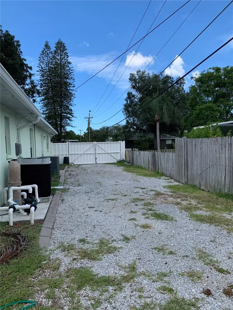 1901 39th Street W Bradenton FL 34205
