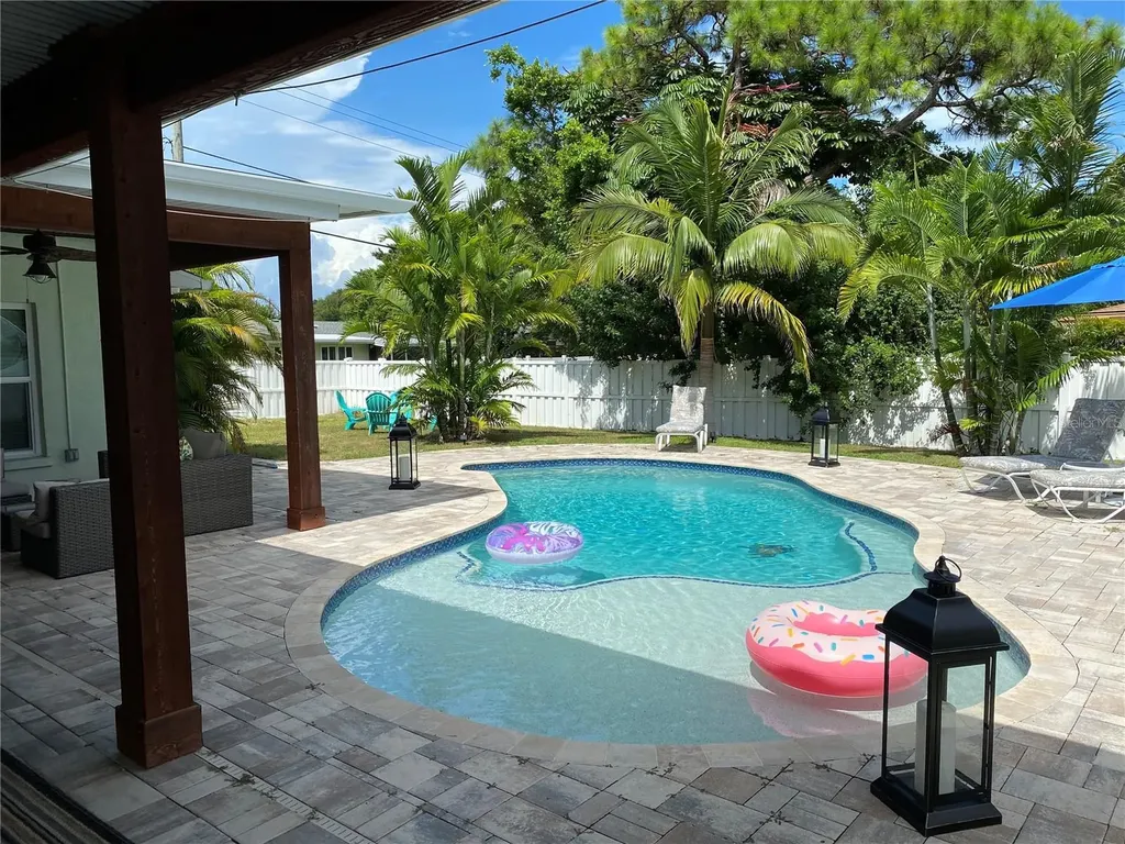 1901 39th Street W Bradenton FL 34205