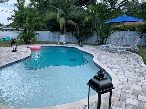 1901 39th Street W Bradenton FL 34205