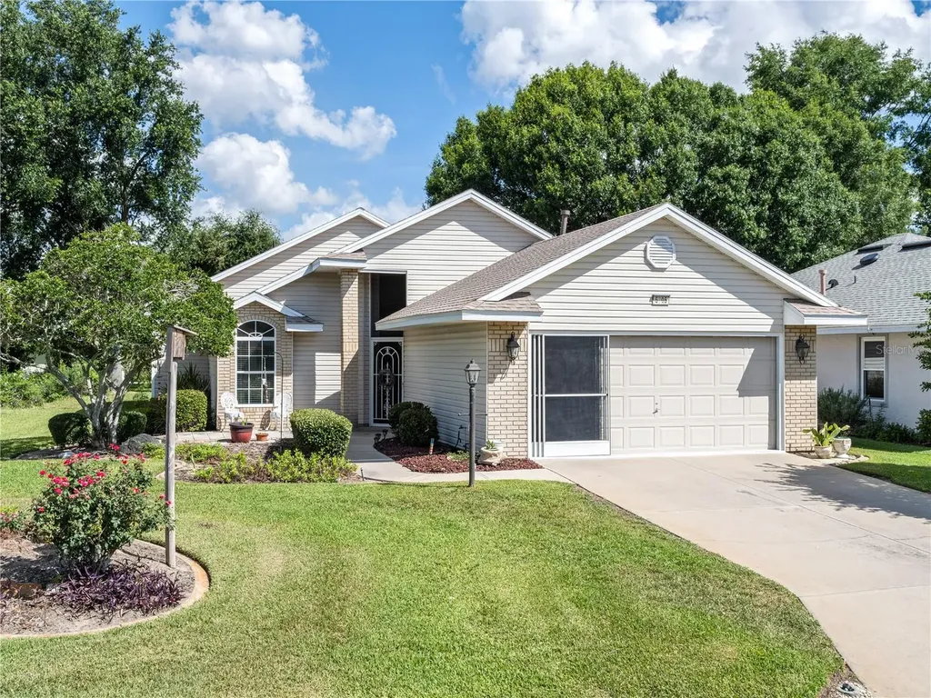 5705 King James Avenue Leesburg FL 34748