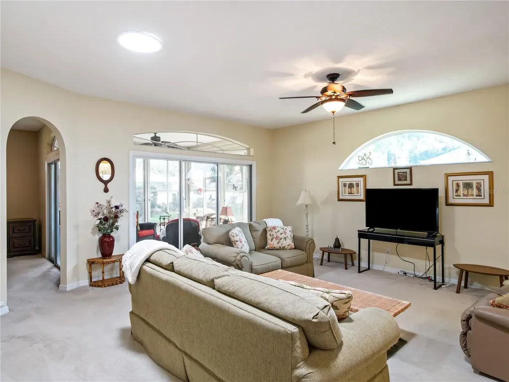 5705 King James Avenue Leesburg FL 34748