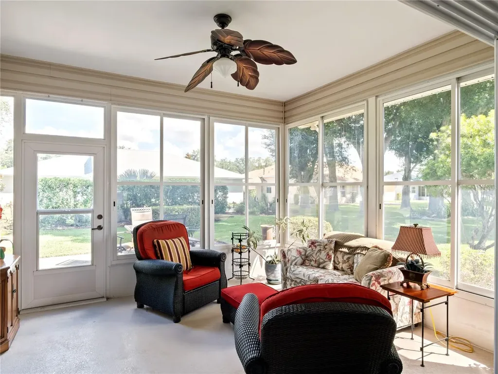 5705 King James Avenue Leesburg FL 34748