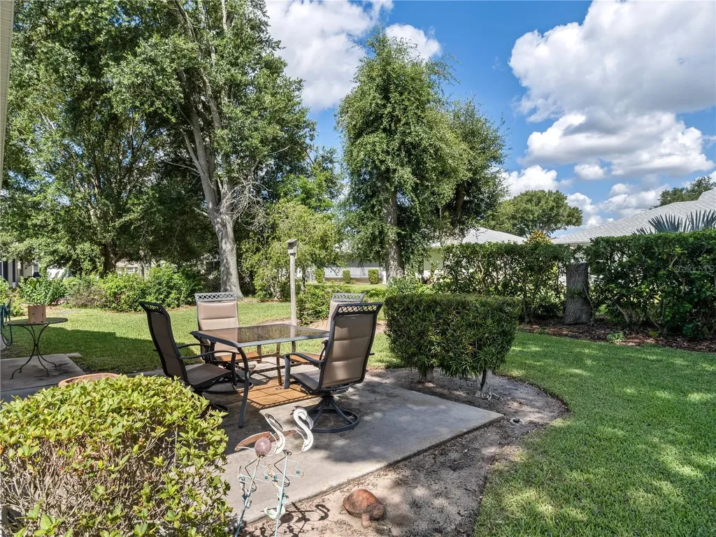 5705 King James Avenue Leesburg FL 34748