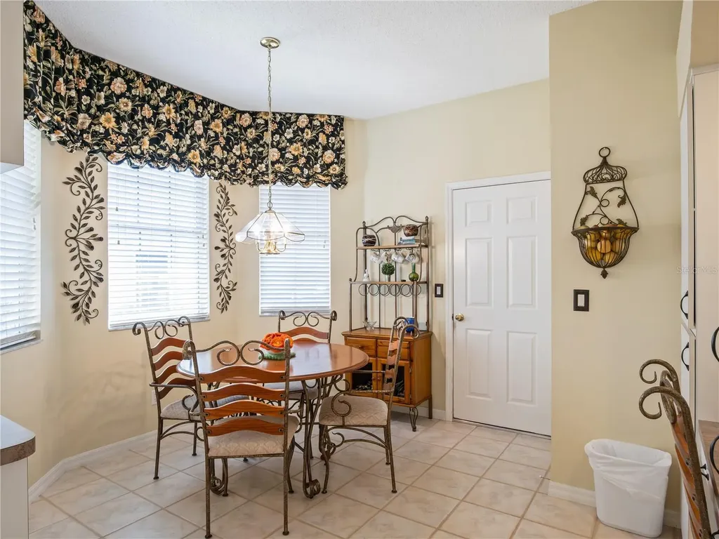 5705 King James Avenue Leesburg FL 34748