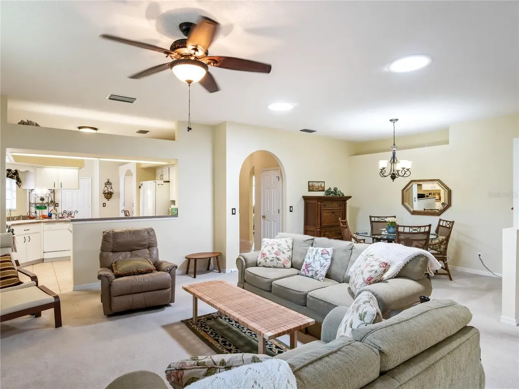 5705 King James Avenue Leesburg FL 34748