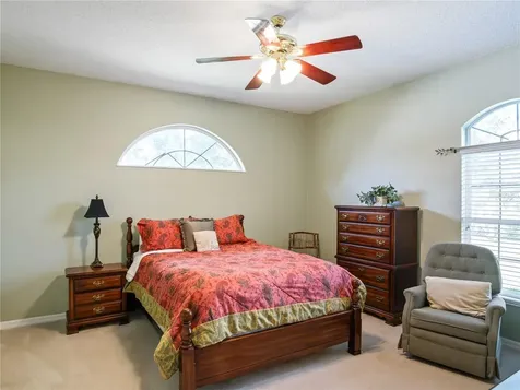 5705 King James Avenue Leesburg FL 34748