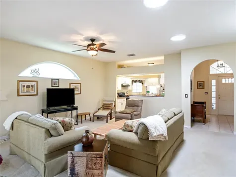 5705 King James Avenue Leesburg FL 34748
