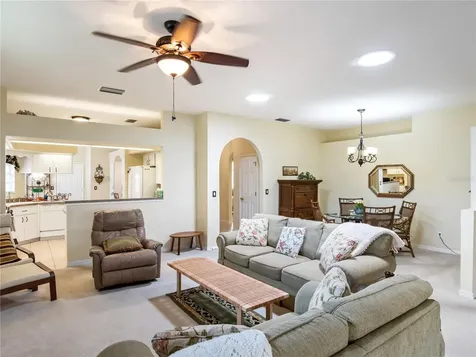 5705 King James Avenue Leesburg FL 34748