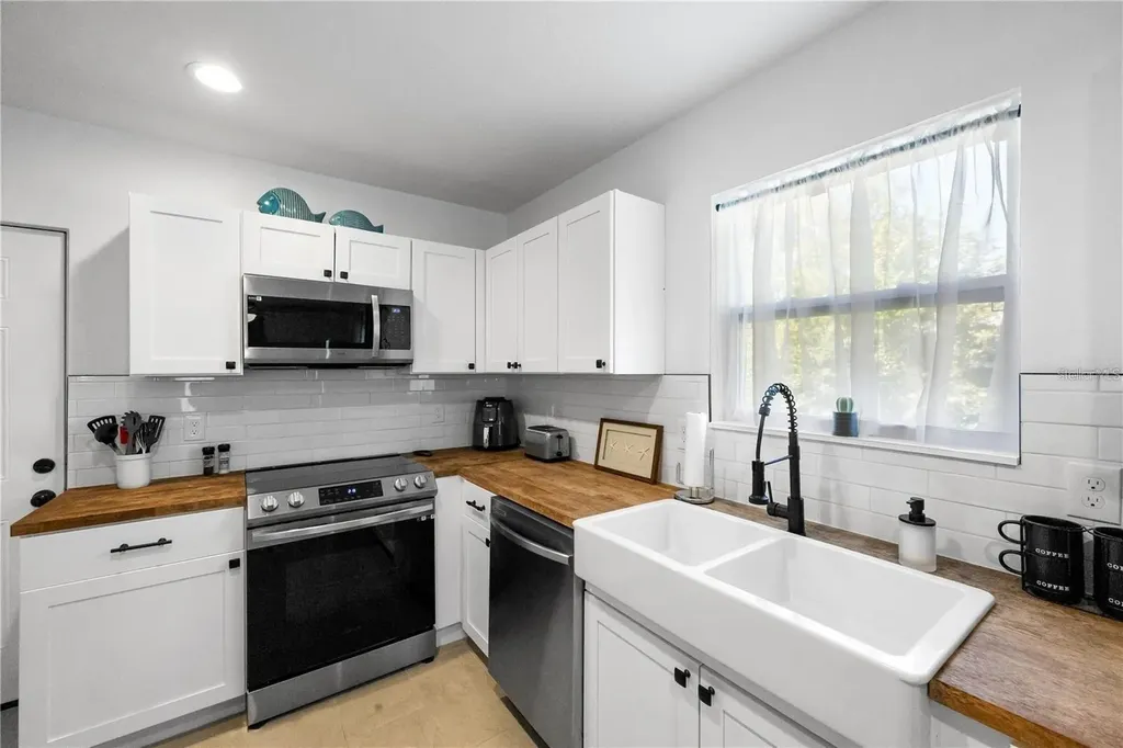 707 N Disston Avenue Tarpon Springs FL 34689
