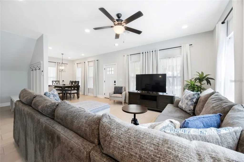 707 N Disston Avenue Tarpon Springs FL 34689