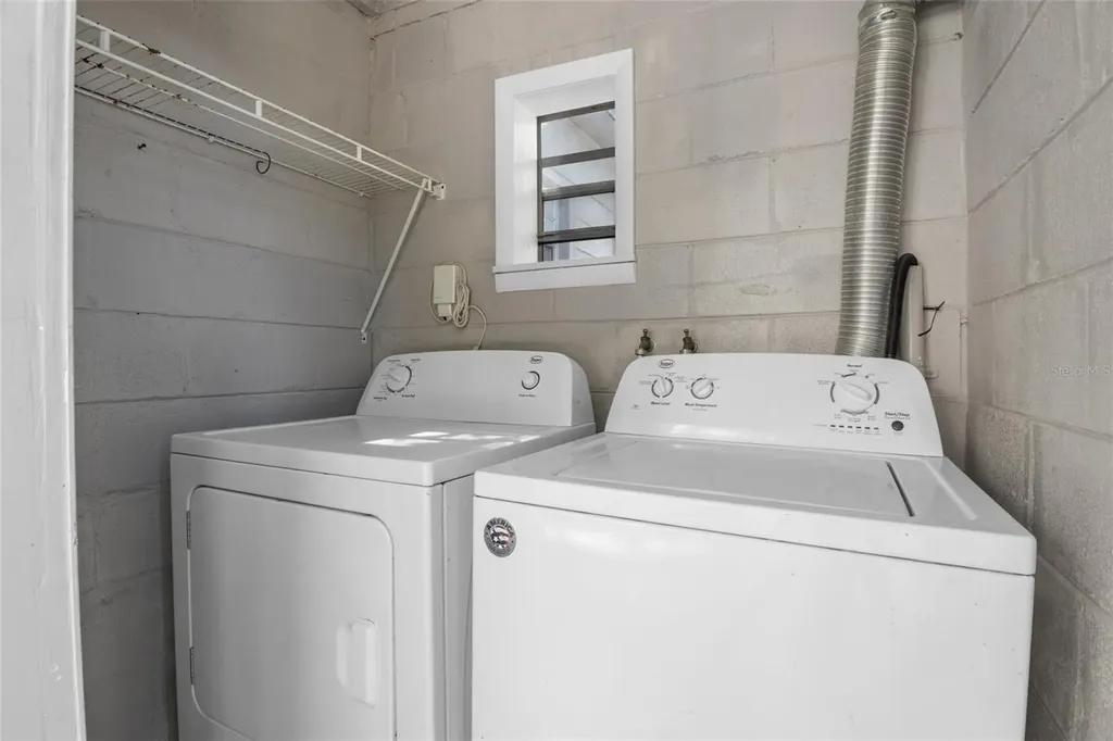205 W Maple Street Davenport FL 33837