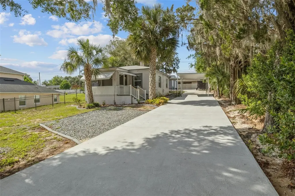 205 W Maple Street Davenport FL 33837
