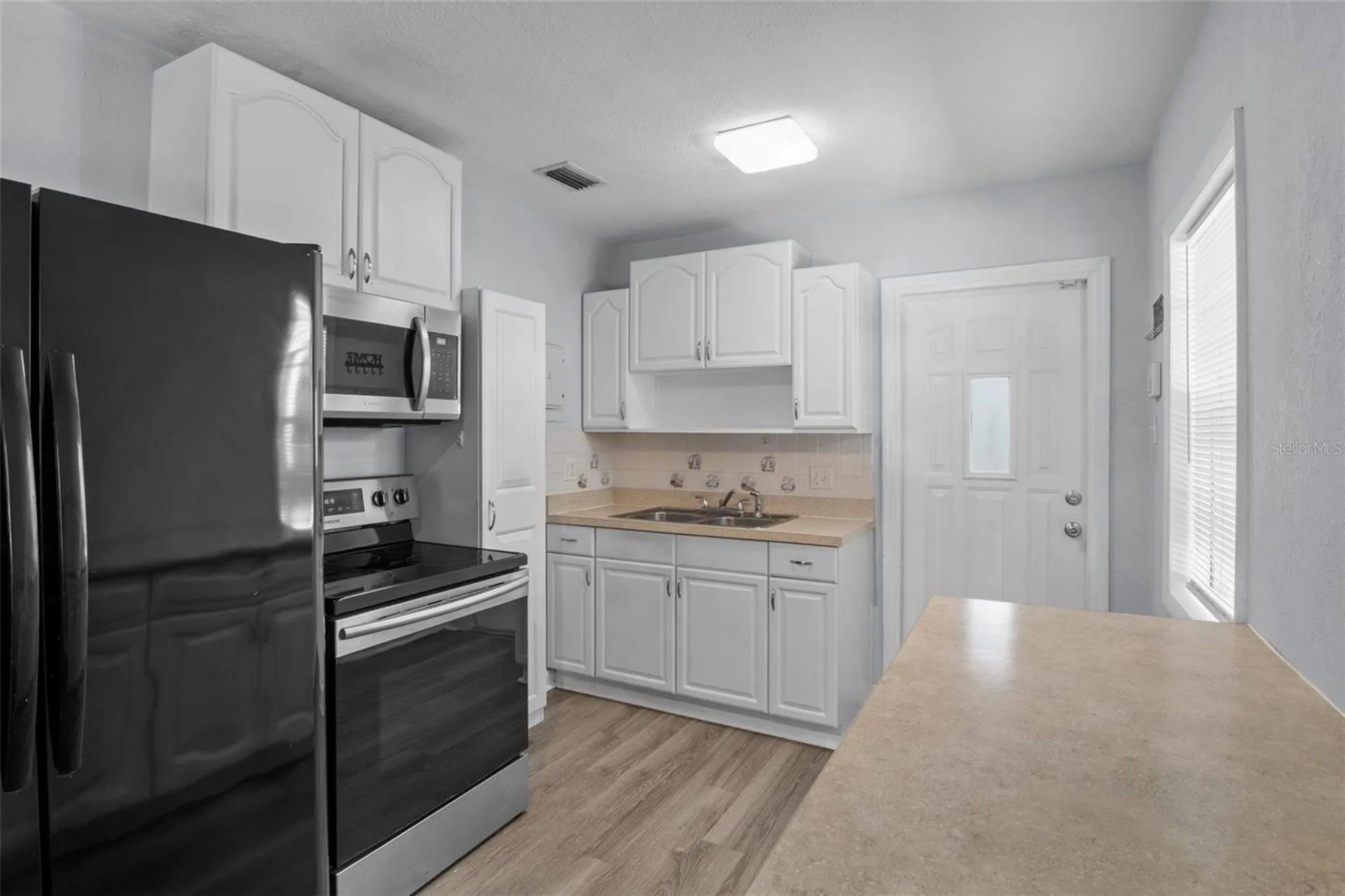 205 W Maple Street Davenport FL 33837