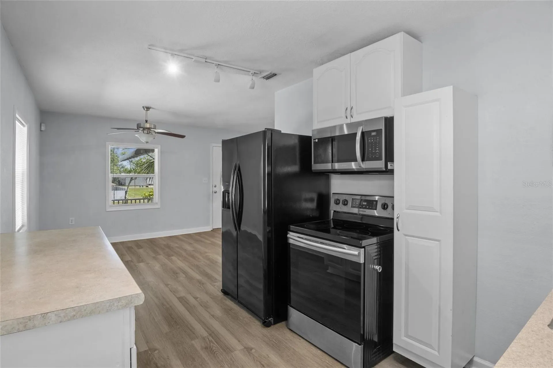 205 W Maple Street Davenport FL 33837