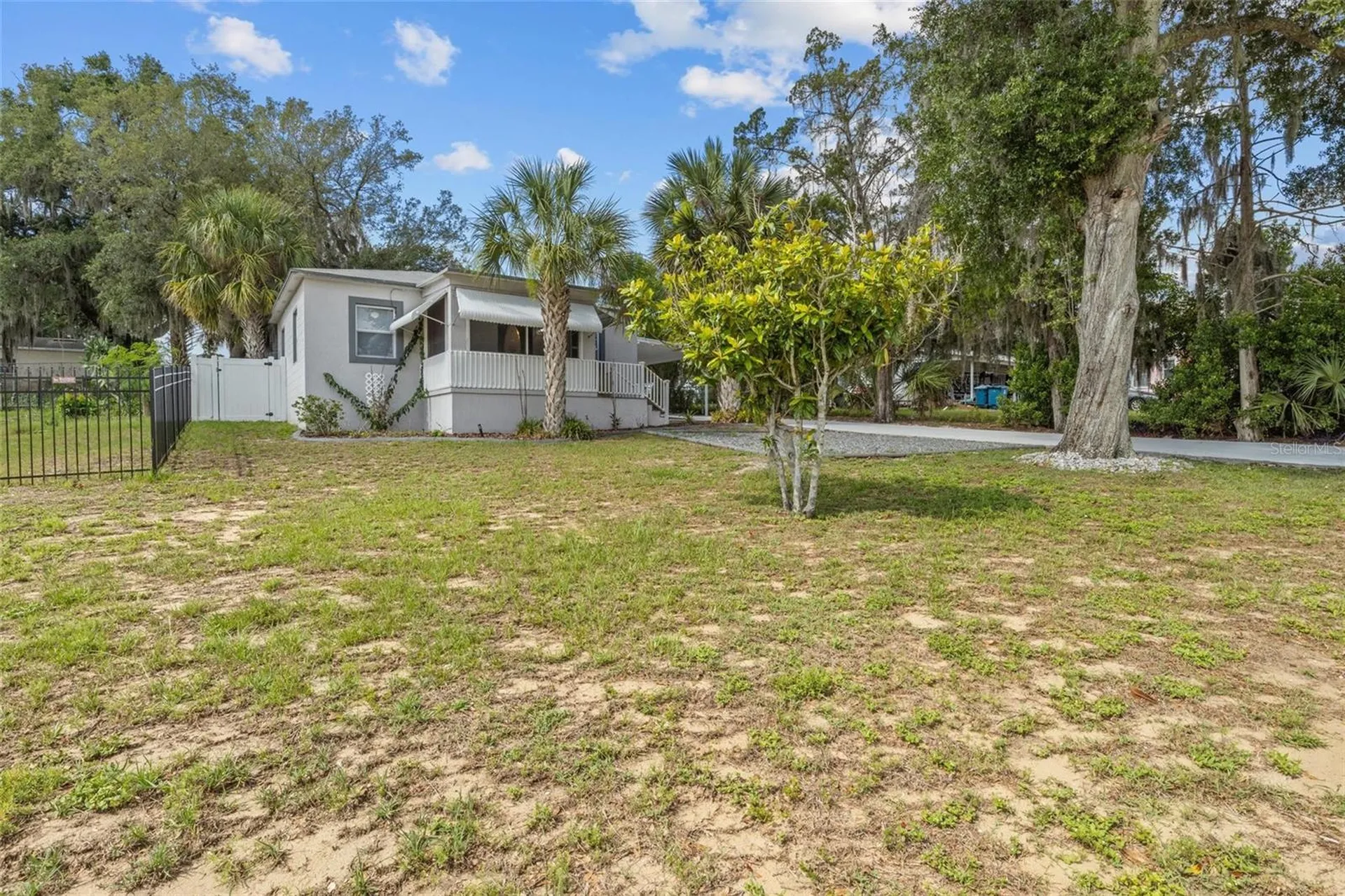 205 W Maple Street Davenport FL 33837